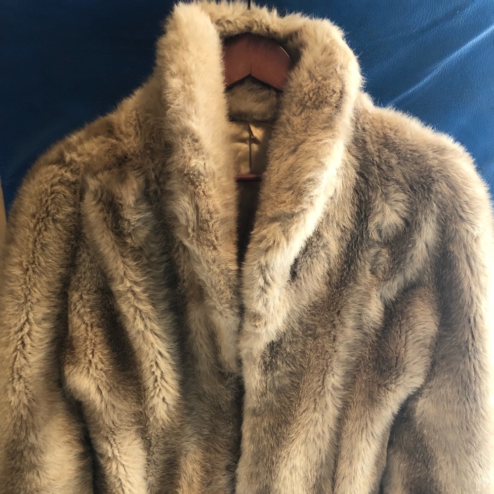 Ladies Brown Faux Fur Coat- Size Large